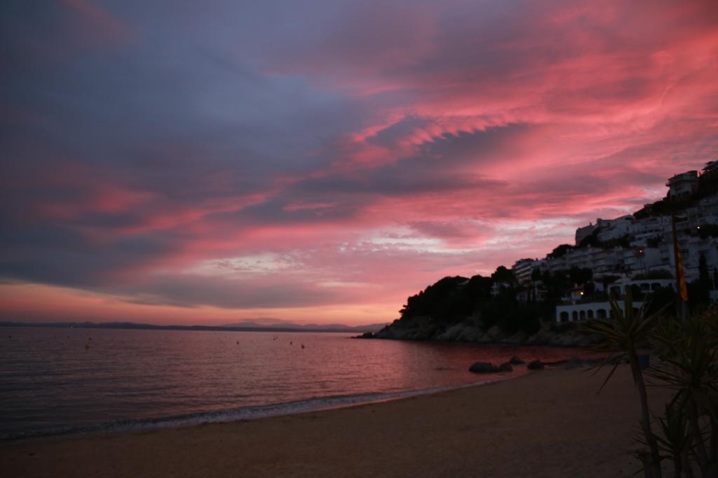Canyelles Platja Rosas Exteriör bild